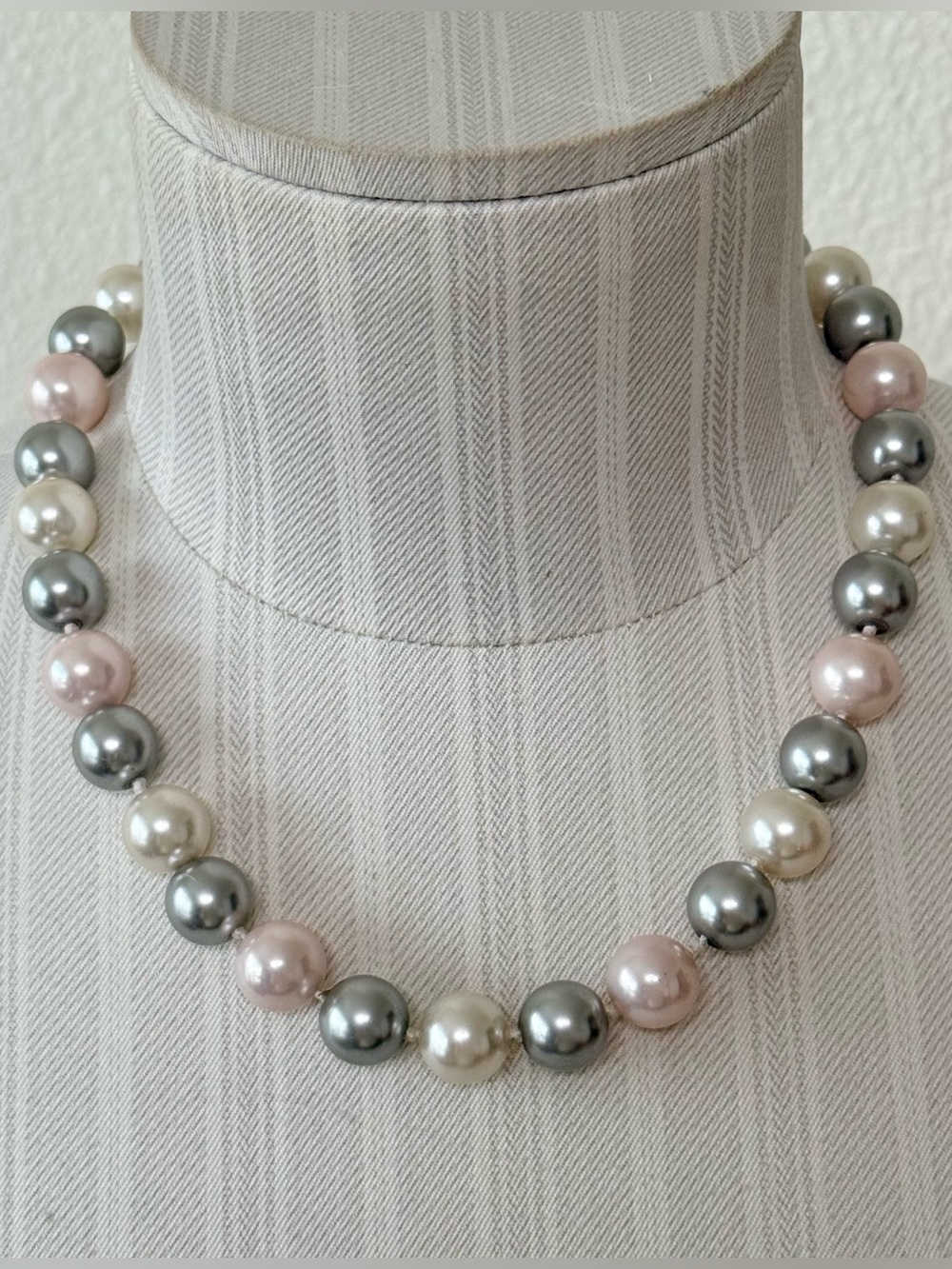 Y2K Classic Chunky Glass Pearl Necklace Tri-Color Knotted 12mm Bead 17”-19” Long